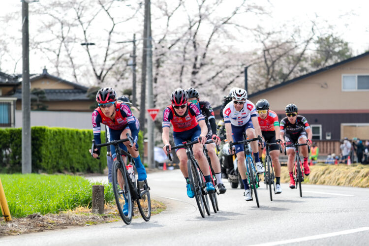 宇都宮開幕戦、自転車ロードレース、サイクルロードレースのトップリーグであるジャパンサイクルリーグ（JCL）のレースシーン、優勝の増田選手
